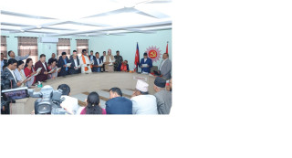      एमाले केन्द्रीय कमिटी उपाध्यक्ष र सदस्यलाई सपथ  