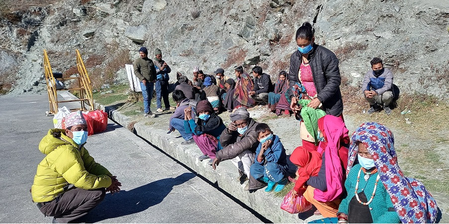 मौसमले साथ नदिँदा तीन दिनदेखि रारामा हवाई उडान प्रभावित