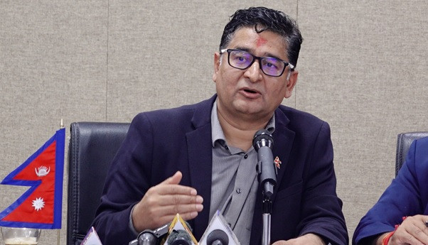 ‘जलवायु परिवर्तनको असरस्वरुप सोलुखुम्बुको हिमताल फुट्यो’ 