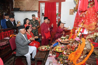 राष्ट्रपति पौडेलद्वारा रणउजिरेश्वरी मन्दिरमा पूजाअर्चना   