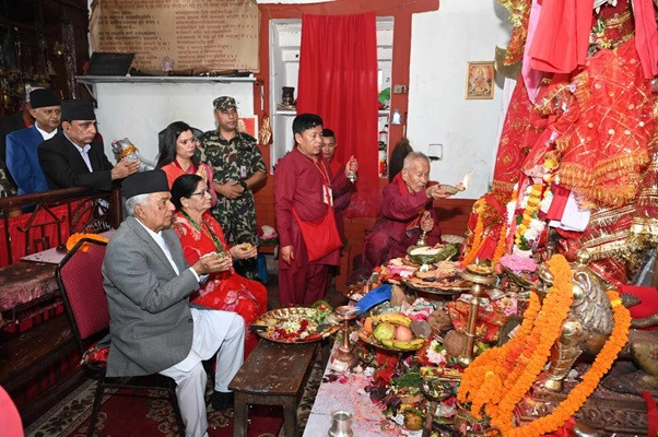 राष्ट्रपति पौडेलद्वारा रणउजिरेश्वरी मन्दिरमा पूजाअर्चना   