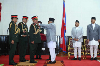 प्रधानसेनापति सिग्देललाई दर्ज्यानी चिह्न प्रदान, आजदेखि कमाण्डमा