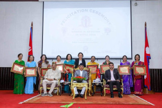वरिष्ठ महिला चिकित्सक सम्मानित