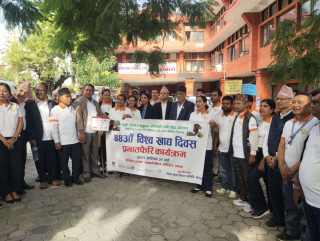 कृषि तथा पशुपन्छी विकासमन्त्री रामनाथ अधिकारी प्रभातफेरि कार्यक्रममा सहभागी