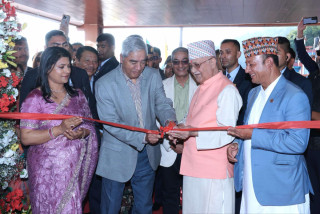 प्रधानमन्त्री ओली र सभापति देउवाद्वारा बुढानिलकण्ठमा  रिसोर्ट उद्घाटन