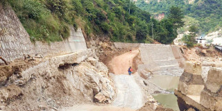 अवरुद्ध बिपी राजमार्ग आजदेखि  खुल्यो