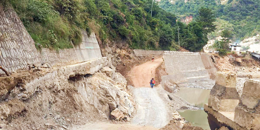 अवरुद्ध बिपी राजमार्ग आजदेखि  खुल्यो