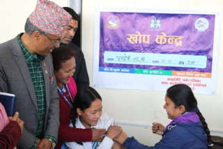 चन्द्रागिरि ‘एचपिभी  खोप’ खोप अभियान   : पाँचहजार ६०९ किशोरीले खोप लगाए 