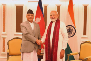 प्रधानमन्त्री ओली र भारतका प्रधानमन्त्री मोदीबीच भेटवार्ता
