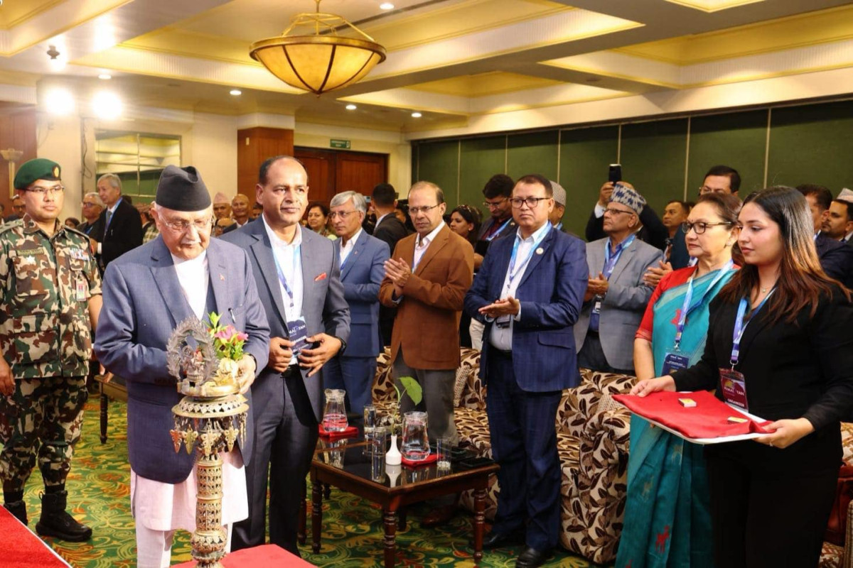 संविधानअन्तर्गत शपथ खाएर संसद्मा संविधान मान्दिनँ भनिनु इमानदारिताको खडेरी होः प्रधानमन्त्री