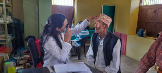 शहरी स्वास्थ्य केन्द्र दहचोकमा निः शुल्क आँखा परीक्षण तथा मोतिविन्दु भएका विरामीहरुको छनौट शिविर