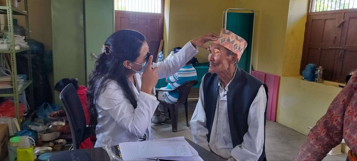शहरी स्वास्थ्य केन्द्र दहचोकमा निः शुल्क आँखा परीक्षण तथा मोतिविन्दु भएका विरामीहरुको छनौट शिविर