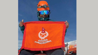 सशस्त्र प्रहरीका असई छत्यालव्दारा सगरमाथा आरोहण