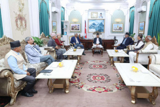 प्रधानमन्त्रीसहित प्रमुख तीन दलका शीर्ष नेताको छलफल