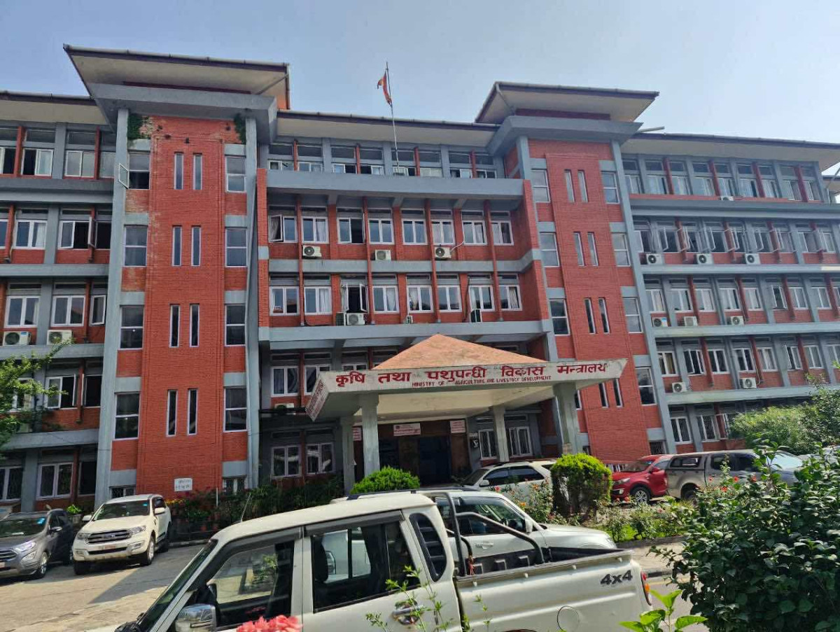 लम्पी स्किन र अफ्रिकन स्वाईन फ्लुको अवस्था बुझन टोली परिचालन