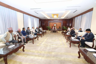 प्रधानमन्त्रीसँग काठमाडौँ–तराई\मधेस दू्रतमार्ग सुरु विन्दुको समस्याबारे छलफल