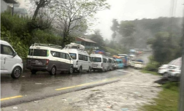 लामो दूरीका र काठमाडौं उपत्यका भित्रिने र बाहिरिने सवारी साधन असोज १८ गतेदेखि ३ दिनका लागि बन्द