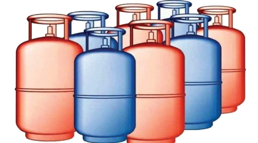 खाली सिलिन्डर भर्न थालेपछि ग्यासको अभाव