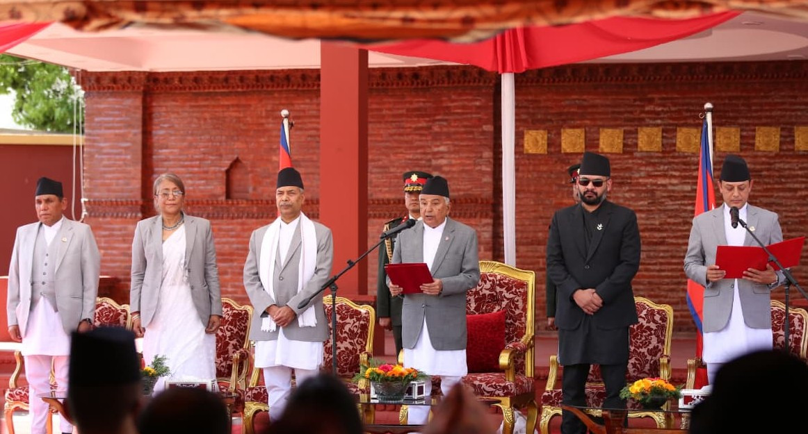 सभामुख अर्यालद्वारा राष्ट्रपतिसमक्ष पद तथा गोपनीयताको शपथ ग्रहण