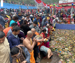 मातातीर्थमा भक्तजनको घुइँचो