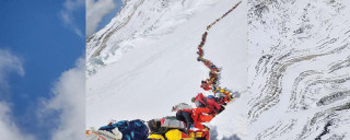 जेठ ७ गते एकैदिन २७४ जना आरोही सगरमाथाको चुचुरोमा