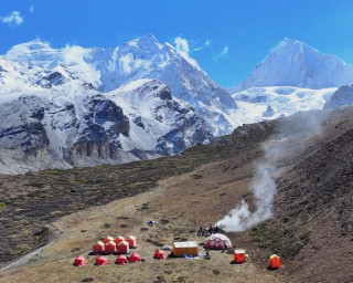 हिमपहिरोमा बेपत्ताको खोजी स्थगित